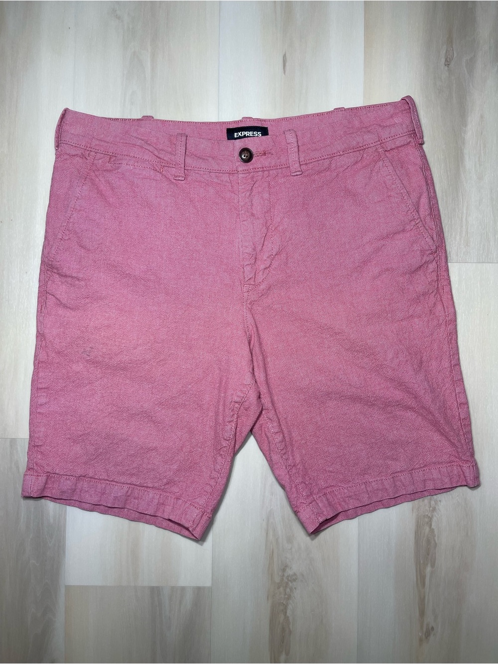 Express Classic Stretch Slim Salmon Shorts At the Knee 9” Inseam Men Sz 32